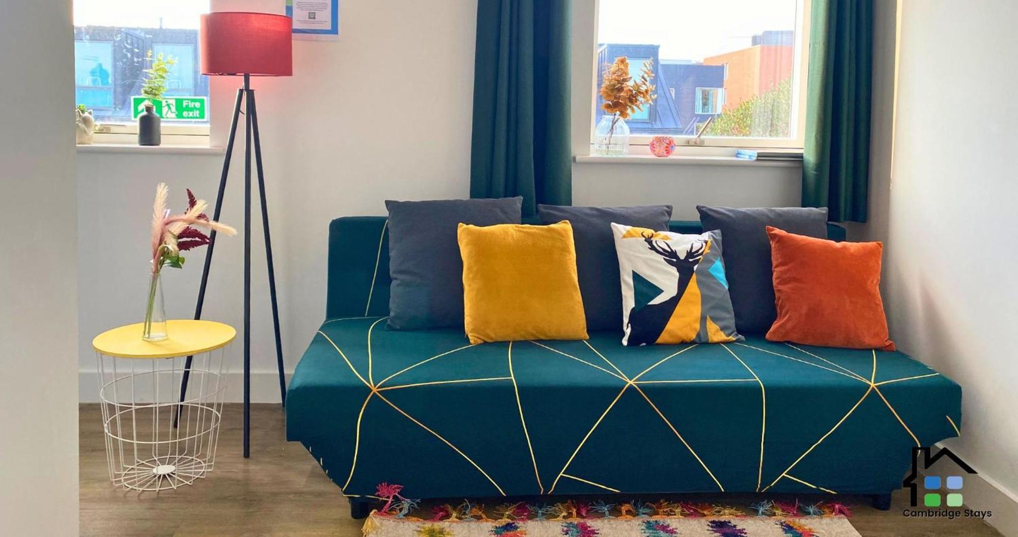 1br Flats-easy Walk To Centre-parking