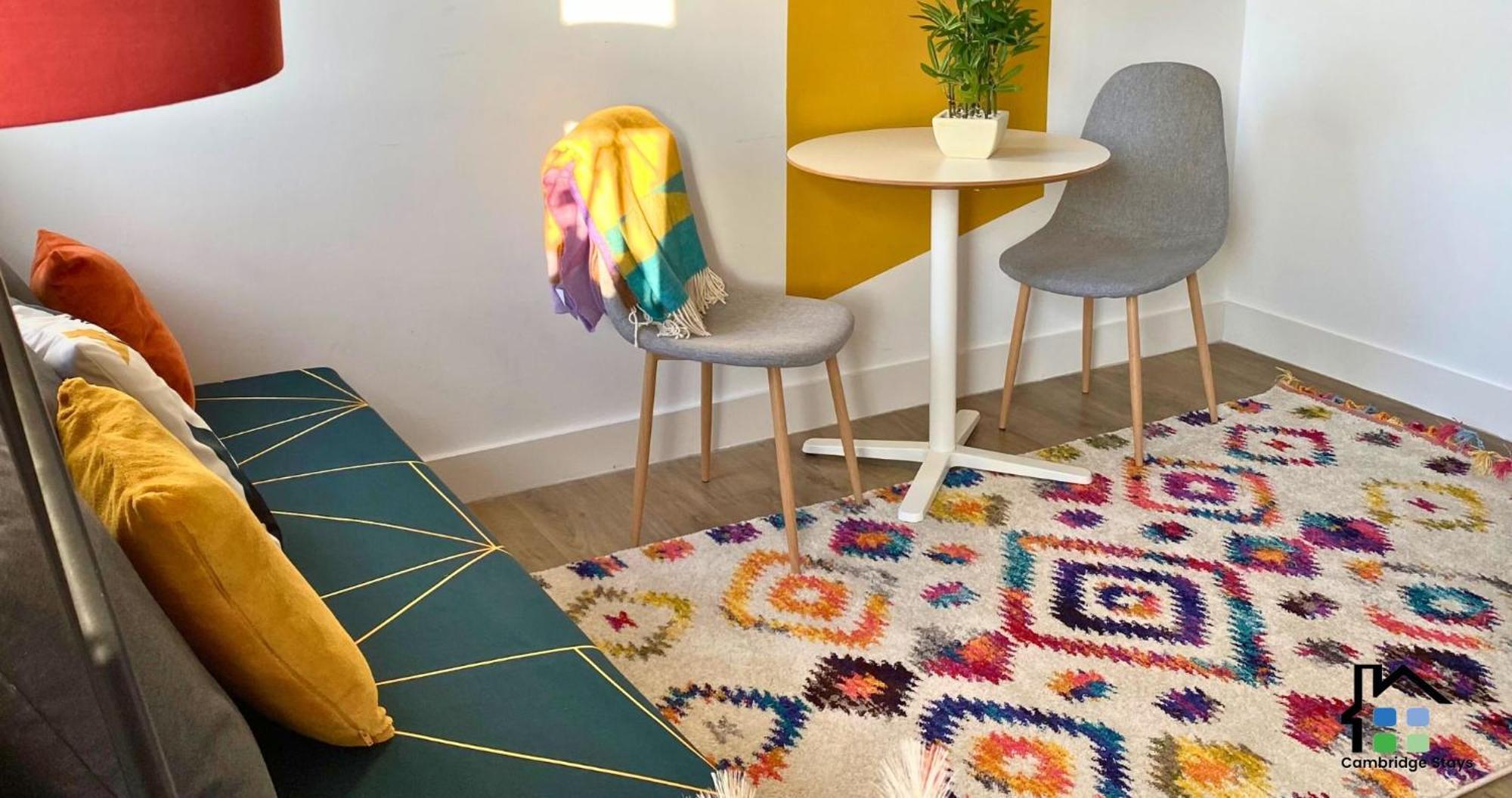 1br Flats-easy Walk To Centre-parking