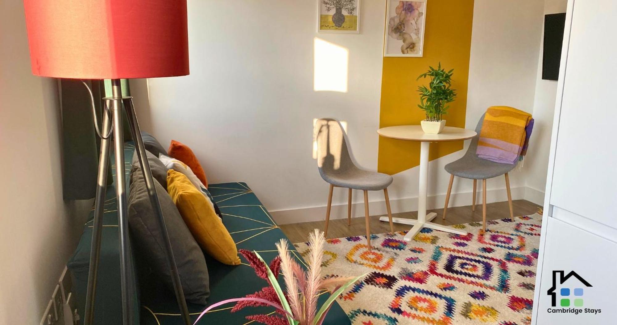 1br Flats-easy Walk To Centre-parking *